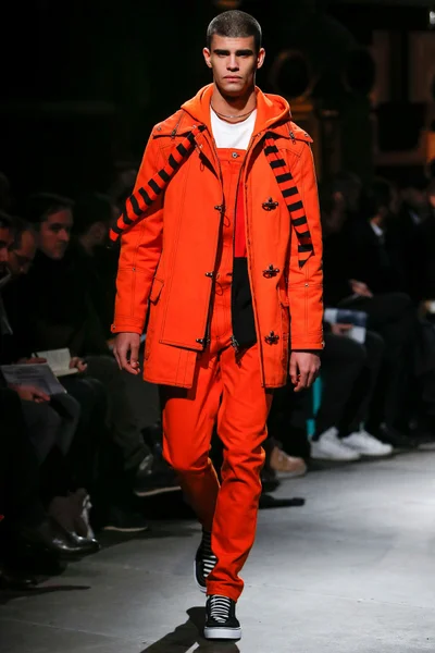 Look 14
